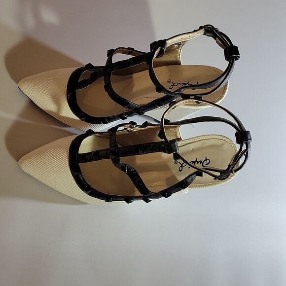 BRAND NEW QUPID POINTED TOE 'ROCKTUD" CAGET LEATHER PUMP WEDGE SHOE - Picture 12 of 16